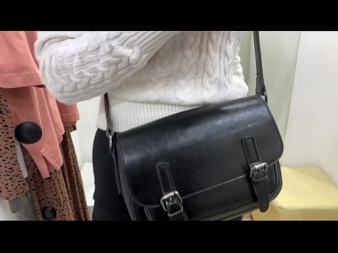 ❤️ Masturbazione pubblica della giovane cagna FeralBerry con un dildo nel camerino ️ Pornoal it.watchhentai.ru ❌️❤