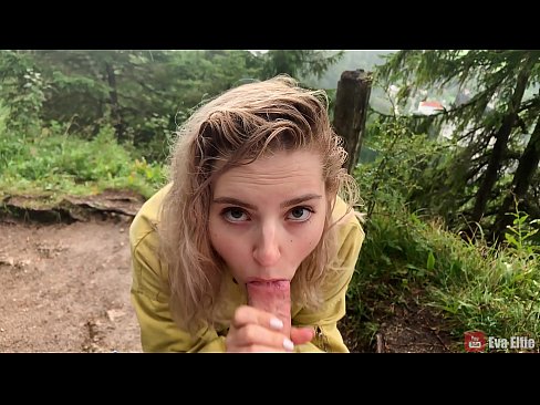❤️ Ragazza ingoia lo sperma dopo un pompino in pubblico - Eva Elfi ️ Pornoal it.watchhentai.ru ❌️❤